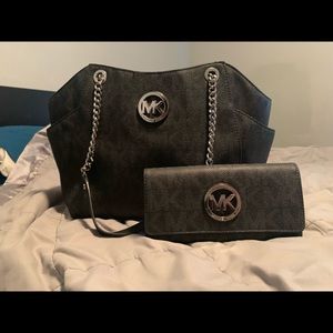 Michael Kors purse and wallet set